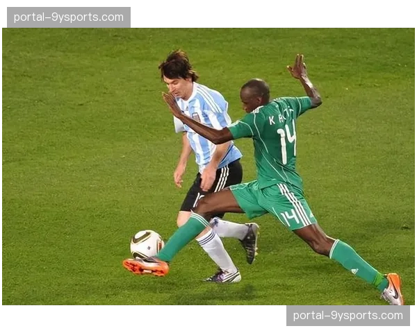 南非主场对阵巴拿马，世界杯新军间的战术演练与阵容考察