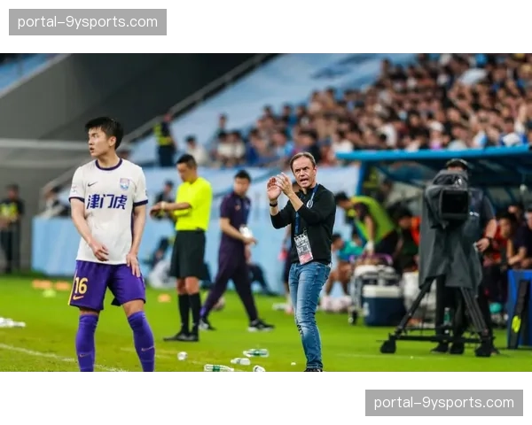 天津津门虎客场大胜云南玉昆 张宸梁染红离场影响战局